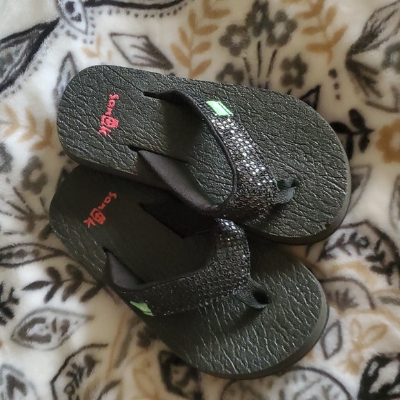 Sanuk flip flops - Picture 1 of 6
